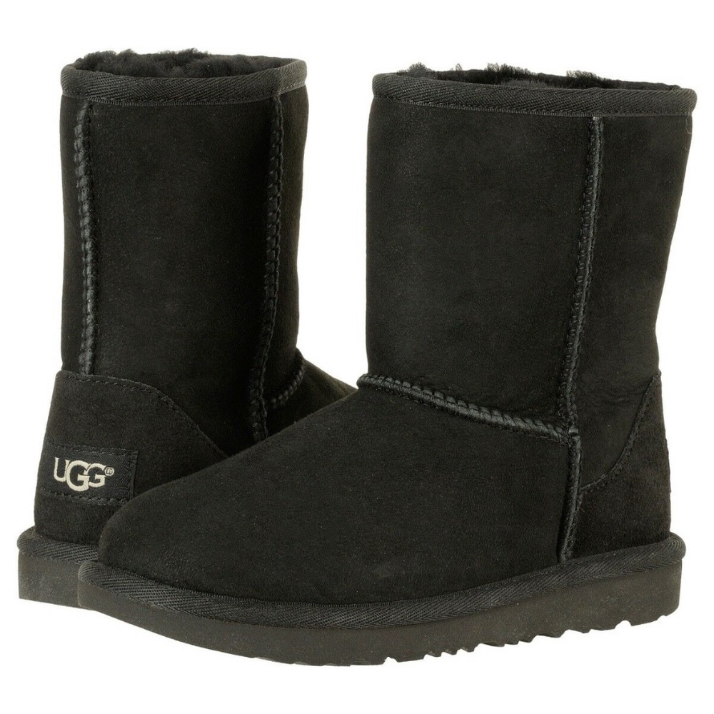 New in Box NWT UGG Australia Kids's Classic Short Boots  Black size 10